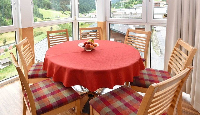 Panorama Apartment Ischgl for 5-7 people with winter garden Tirol Kappl - Ferienwohnen Mattle* in Kappl