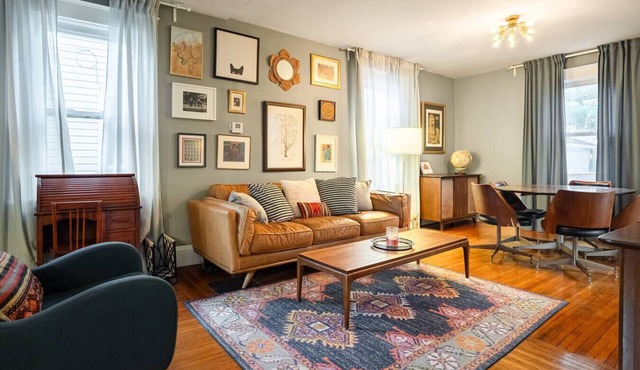 Peaceful, Elegant Midcentury Retreat, Close to All in Cincinnati