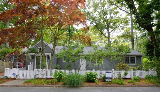 PERFECT IN "THE PINES"- Walk to Beach, Shops & Restaurants-134 Henlopen Ave in Rehoboth Beach
