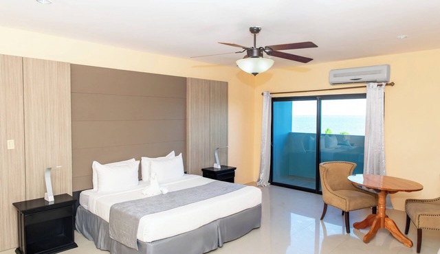 Pickwick Park View Hotel