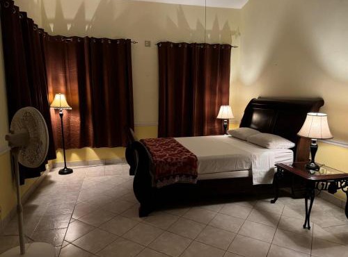 Premium private guest suite with pool