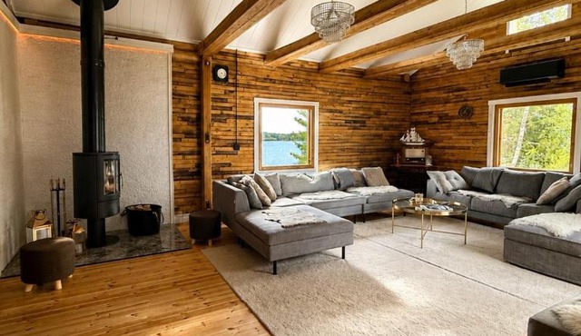 Private beach, hot tub and oceanfront villa in Oulu
