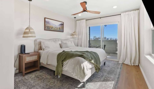 Private Caldwell Guesthouse w/King Bed, Balcony & Kitchenette in Caldwell