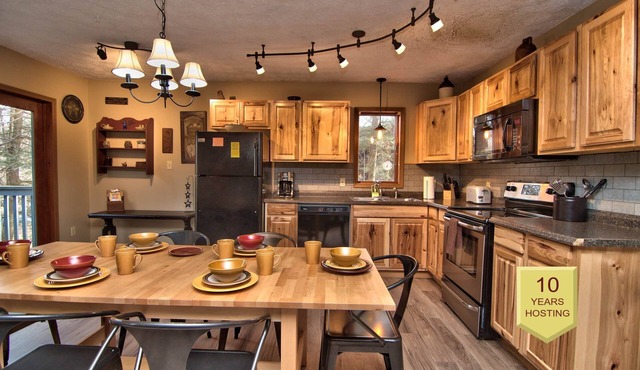 Private Cottage Nestled in the Trees;Pet Friendly-Near Slopes-Waterpks-JimThorpe in Albrightsville