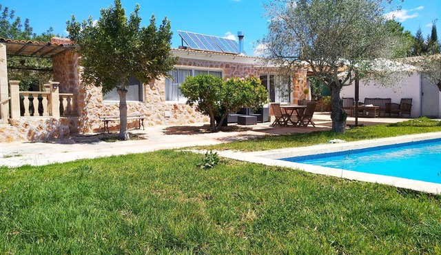 Private farm, wifi, private pool, barbecue, 13 minutes from the beach in Llucmajor