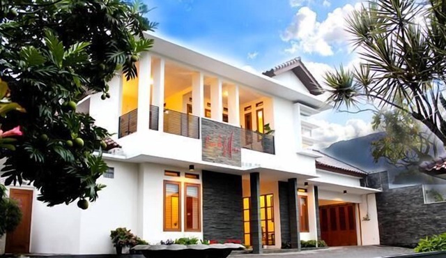 Private Pool 5BR Villa - Feels Like Home in Bandung