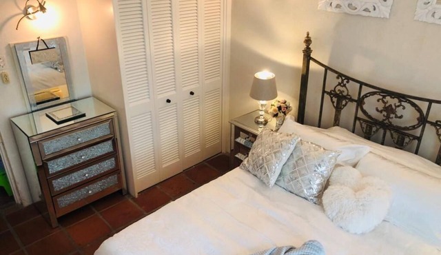 Private Pool access and 1 minute walking distance to the beach. in Bridgetown