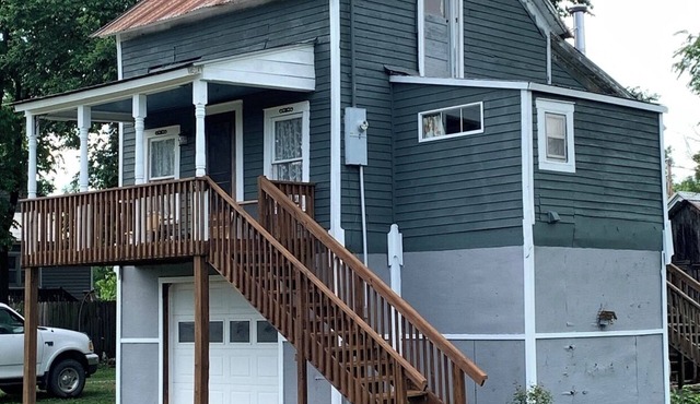 Quiet Riverfront Cottage on Missouri River in Jamestown