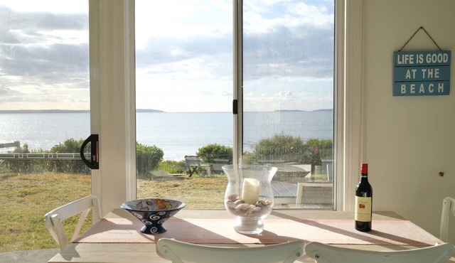 Rare Absolute Beachfront Cottage - Jervis Bay Views in Callala Beach