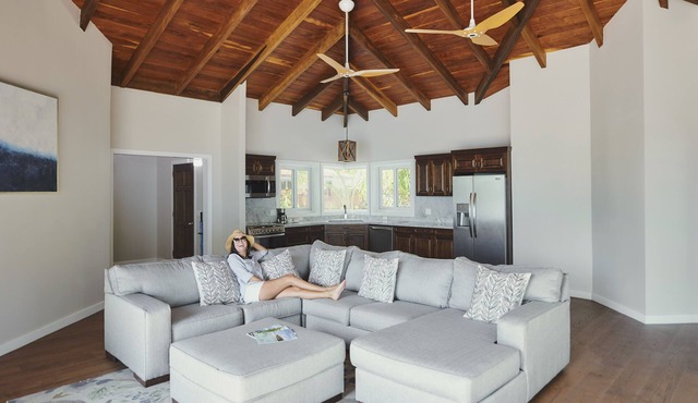 Ray Caye Private Island Resort