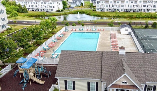 Rehoboth Beach Condo Elevator Pool Parking Clean in Rehoboth Beach