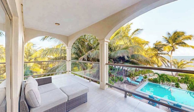 Relaxing condo with shared pool, ocean views, partial AC & WiFi
