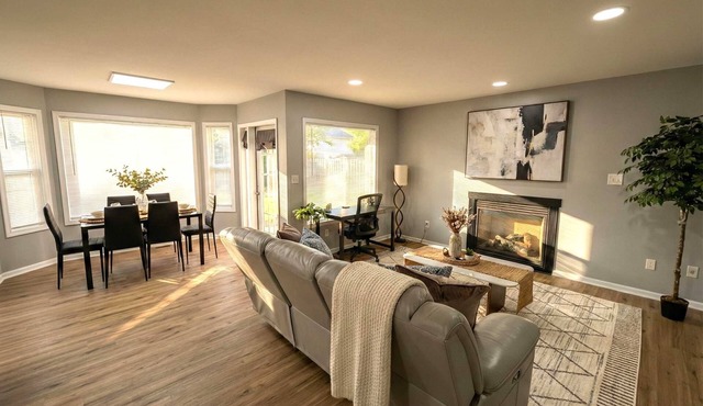 Renovated 3BR — King Suite, Laundry, Parking in New Castle