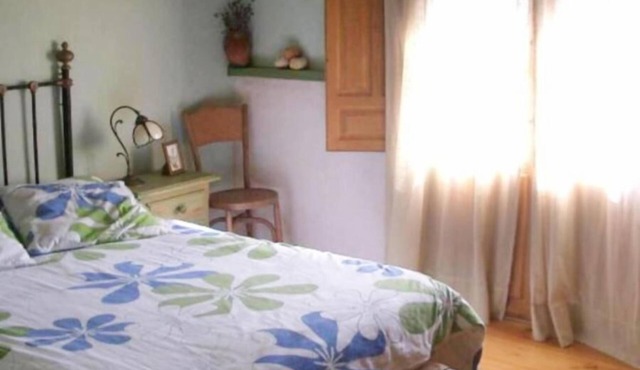 ROOM IN A CHARMING HOUSE in Escobar de Polendos