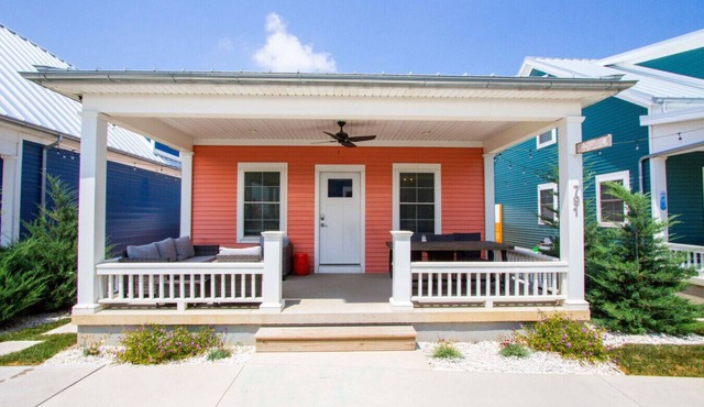 Sandlot: A Cozy Lakeside Cottage in Celina