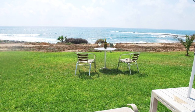 Sea Front Villa, HEATED Private Pool, Amazing location Paphos 323 in Paphos