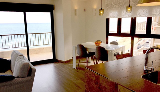 SEAVIEWS Apartment - Beachfront Apartment in Torrevieja