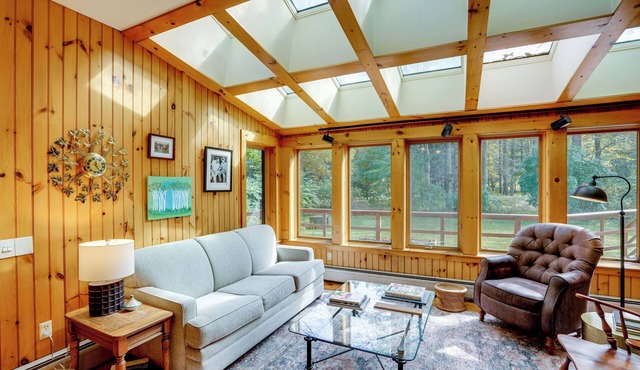Secluded Family Getaway w/On-Site Creek in Hawley in Hawley