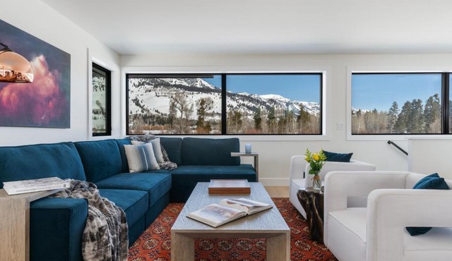 Secluded Mountain View Getaway - Near Jackson Hole - BBQ, Patio Wildlife! in Wilson