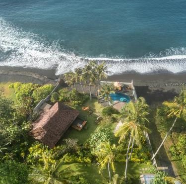 Secret Moon Beach House in Jasri