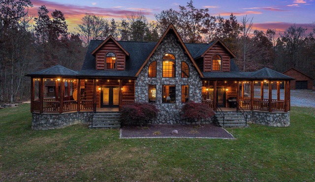 Shenandoah Mansion in Elkton