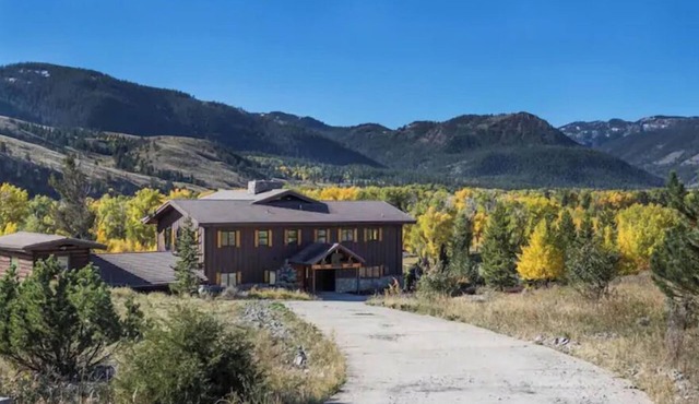 Silver tip Lodge in Meeteetse
