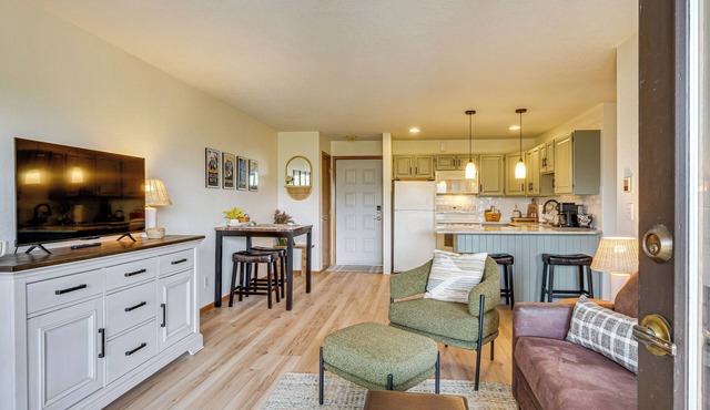 Ski & Adventure Base: Mtn-View Silverthorne Condo in Silverthorne