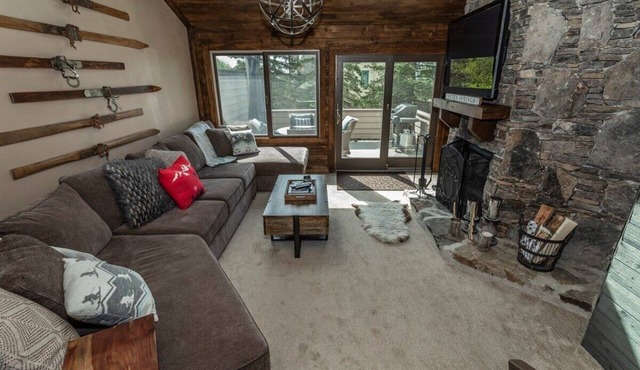 Ski In/Ski Out Condo in Sunridge with Private Hot Tub in Champion