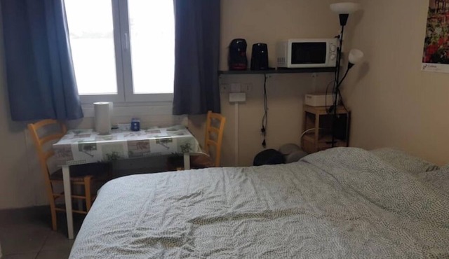Small, quiet studio with parking in Colmar