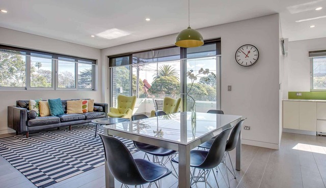 Spacious 2-Bed Apartment Close to City in Cremorne