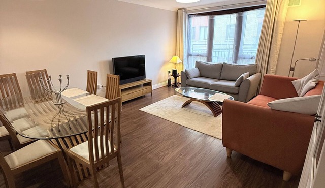 Spacious Apartment on a quiet street 1 min from Smithfield Square. in Dublin 7