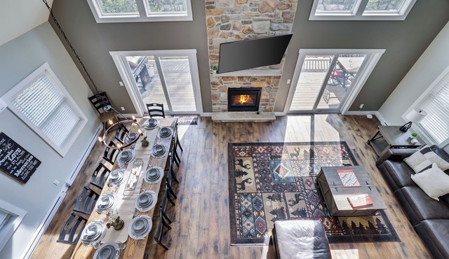 Spacious Chalet With Community Pool & Lake, Near Charming Town Of Jim Thorpe in Jim Thorpe