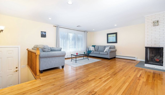 Spacious & Comfortable 3-Bedroom Home in Farmington