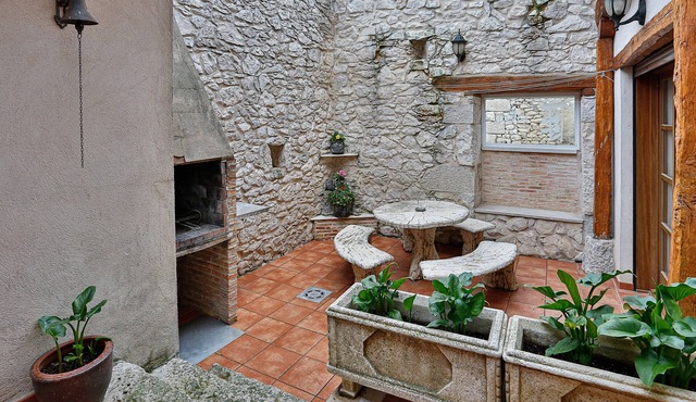 Spacious Country House in Ribera del Duero near Peñafiel Castle in Canalejas de Peñafiel
