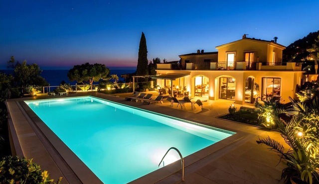 Spacious Estate in Saint-Jean-Cap-Ferrat with Phenomenal Ocean View in Saint-Jean-Cap-Ferrat