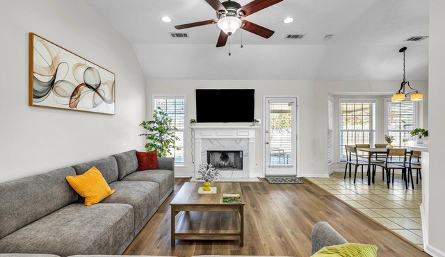Spacious home in the Heart of Prattville AL, near RTJ Golf, Maxwell AFB, Baptist in Prattville