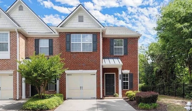 Spacious & Modern 3BR Townhouse in Alpharetta