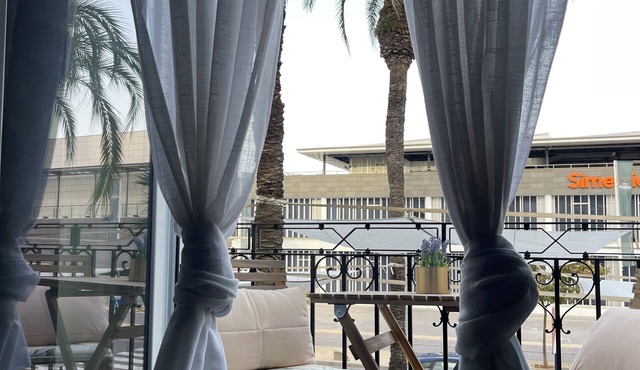 Spacious Private Apartment BuenaVista with Rooftop in Grao - Centrally Located in El Grao de Castellón