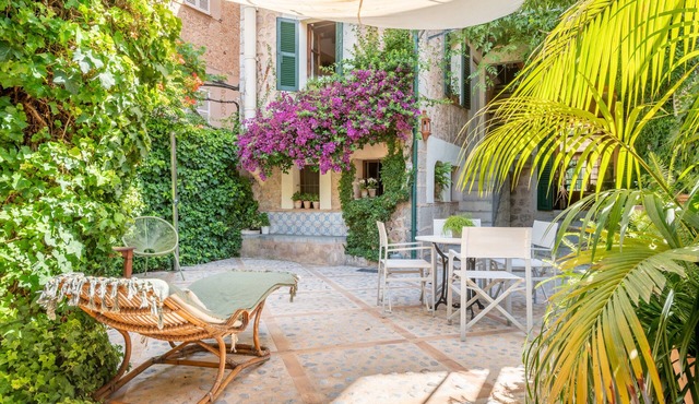 Spacious townhouse in the heart of Sóller. in Soller