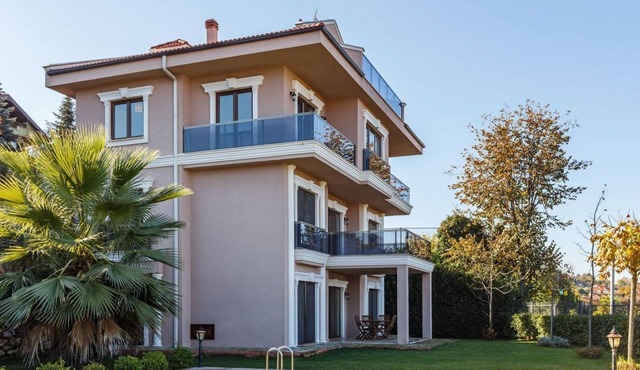 Spacious Villa with Private Pool and Garden in Kartepe near Sapanca in Sapanca