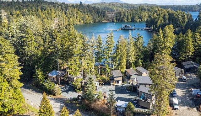SS#7-Longboarder-Spring Cove, Terrace Beach, Sauna in Ucluelet