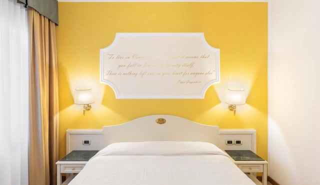 Standard Double Room with WiFi and Air Conditioning in Venice