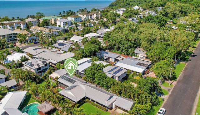 Steps to the Beach, Pool at Your Door in Trinity Beach