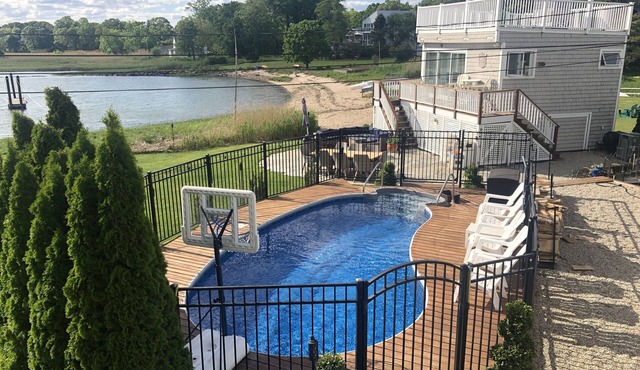Studio, Private Beach, Kayak, Paddle board, Pool, Hot tub in Branford
