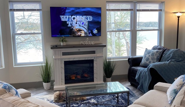 Sunny, Spacious, Stunning! BeachfrontnOnset Beach The Gateway to Cape Cod in Wareham