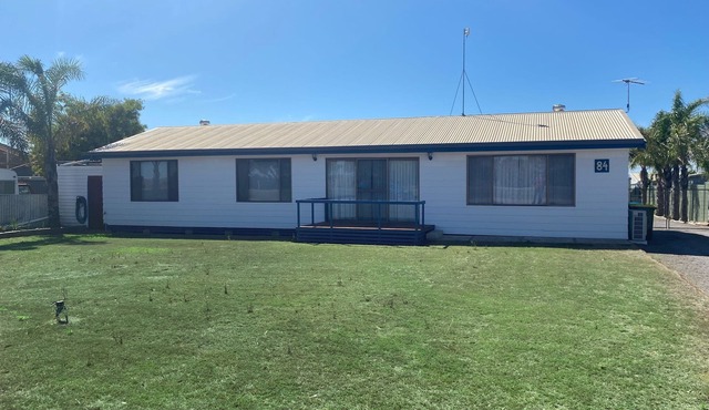 Sunset Views ~ Beautiful sunset views, Minutes from Beach - Off Peak Special! in Point Turton