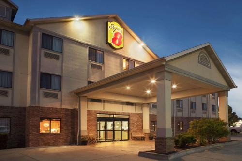 Super 8 by Wyndham Perryville in Perryville