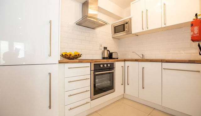 Superb 1 bed apartment within 2 minutes walk to Grafton Street - sleeps 4 in Dublin