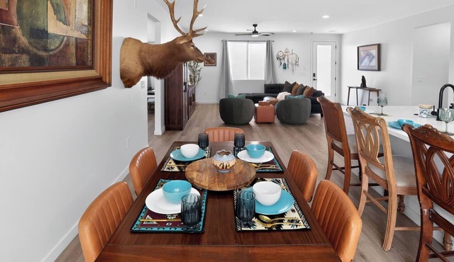 Tesla EV, Native Decor, Golf, Fish, Lake, Repeat,Come as Guests Leave as Friends in Page