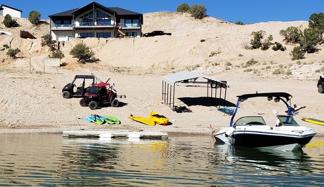 The Lighthouse ON YUBA Lake front private beach boat dock 5 acre 17 beds 6 baths in levan